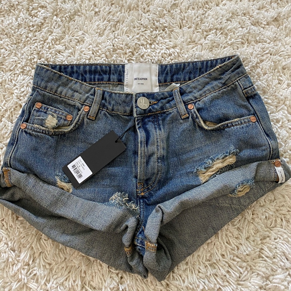 NWT one teaspoon jean shorts